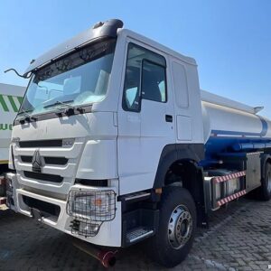 SINOTRUK HOWO 4x2 Fuel Tank Truck 300HP 12,000 L